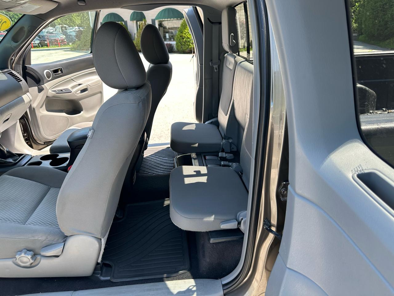 Toyota Tacoma 4WD Access Cab V6 MT (Natl) 2014