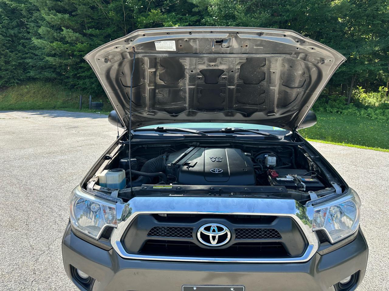 Toyota Tacoma 4WD Access Cab V6 MT (Natl) 2014