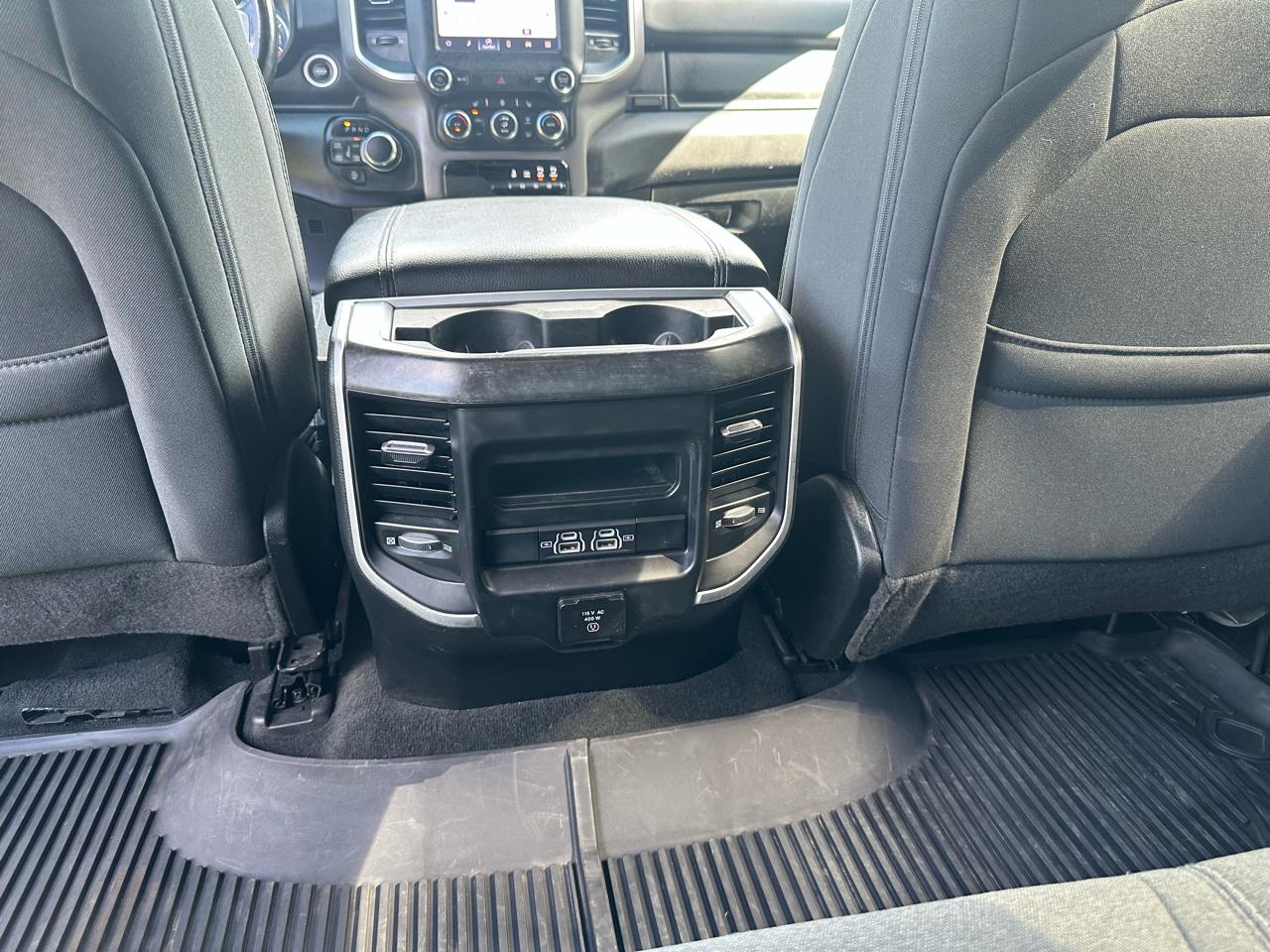 RAM 1500 4WD Crew Cab 140.5" Big Horn 2022