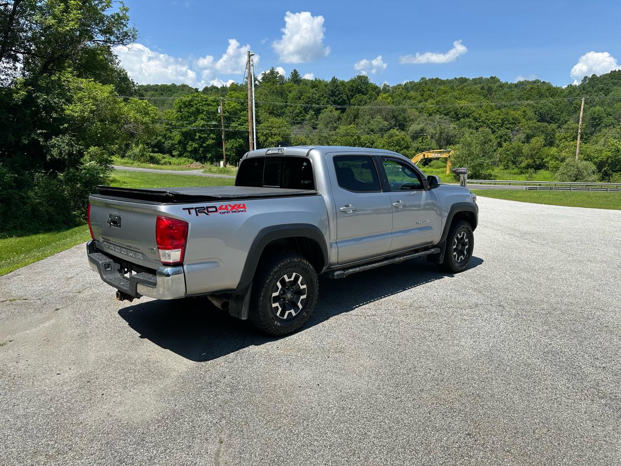 Toyota Tacoma 4WD Double Cab V6 MT TRD Off Road (Natl) 2017