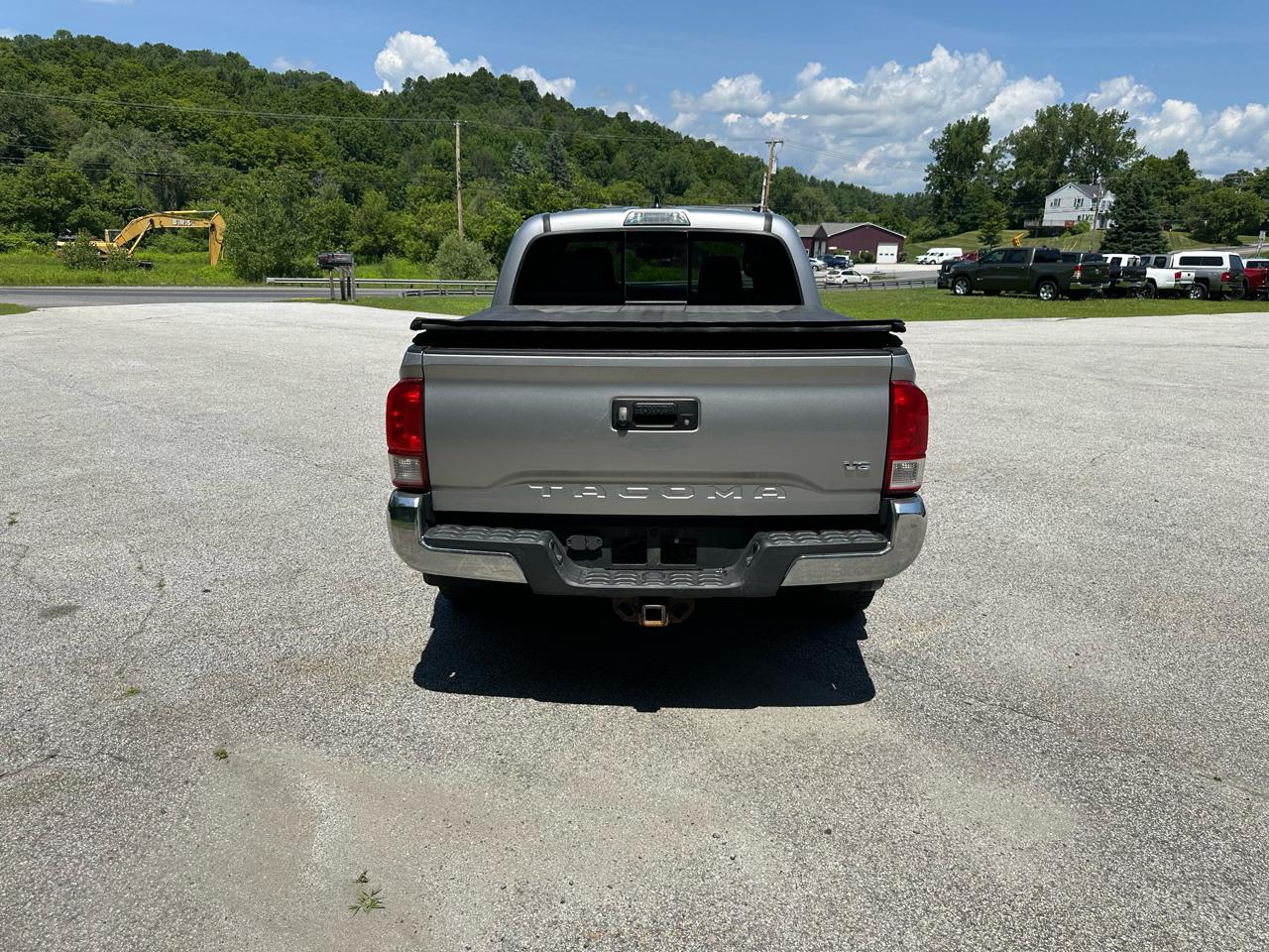 Toyota Tacoma 4WD Double Cab V6 MT TRD Off Road (Natl) 2017