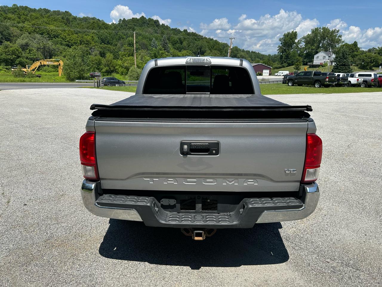 Toyota Tacoma 4WD Double Cab V6 MT TRD Off Road (Natl) 2017