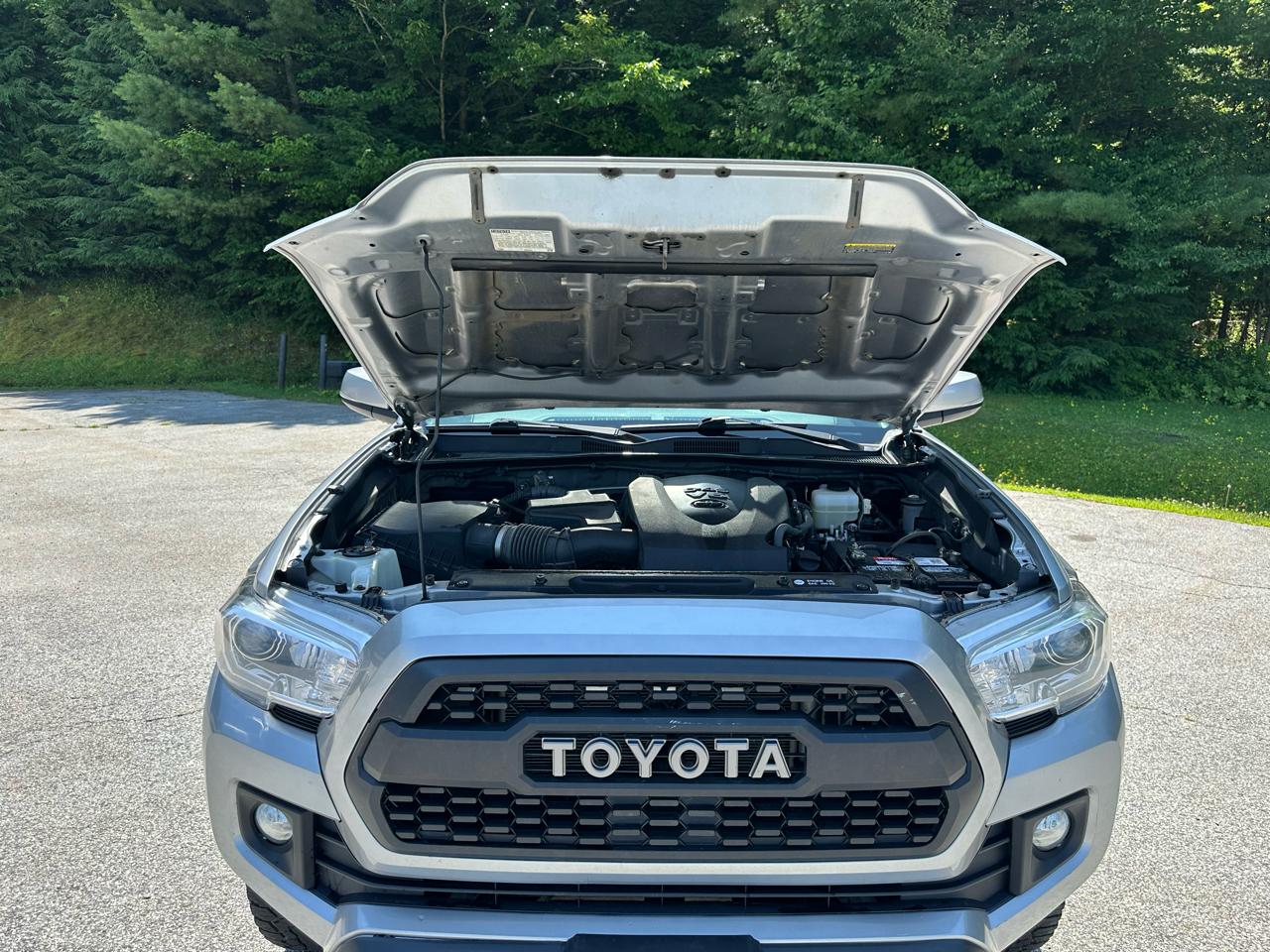 Toyota Tacoma 4WD Double Cab V6 MT TRD Off Road (Natl) 2017