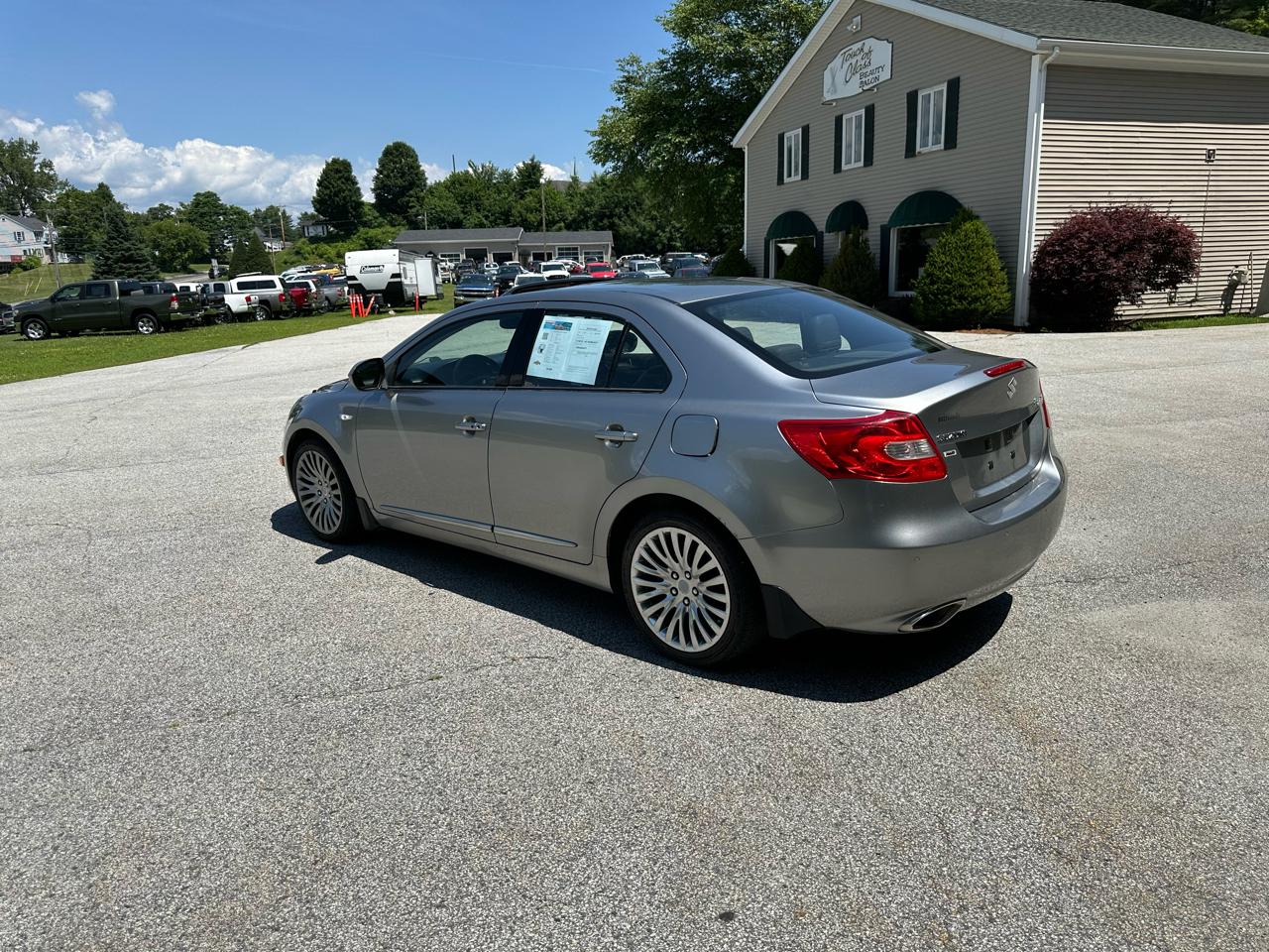 Suzuki Kizashi 4dr Sdn CVT AWD SLS 2010