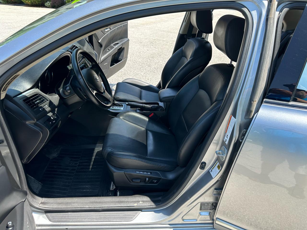 Suzuki Kizashi 4dr Sdn CVT AWD SLS 2010