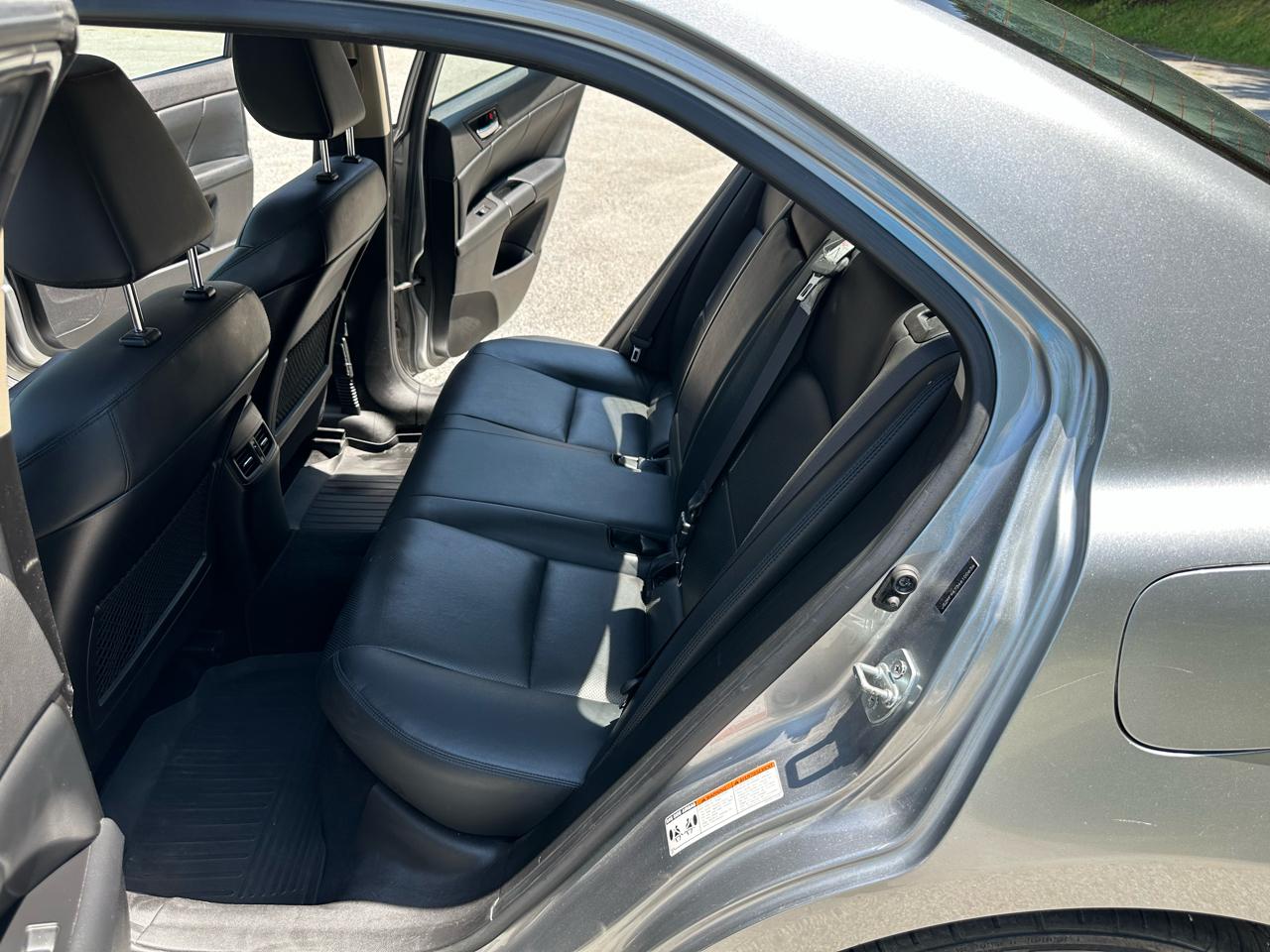 Suzuki Kizashi 4dr Sdn CVT AWD SLS 2010