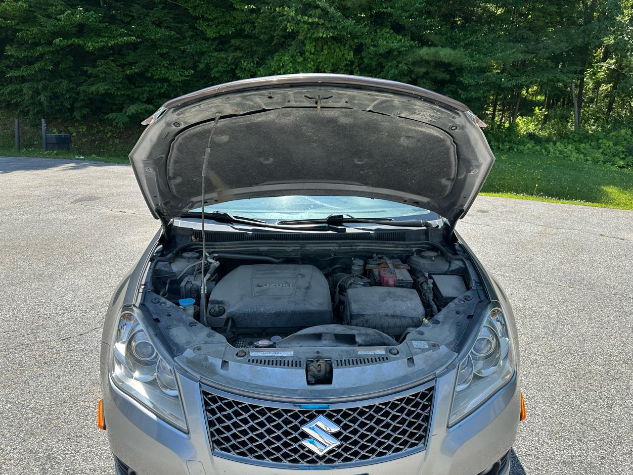 Suzuki Kizashi 4dr Sdn CVT AWD SLS 2010