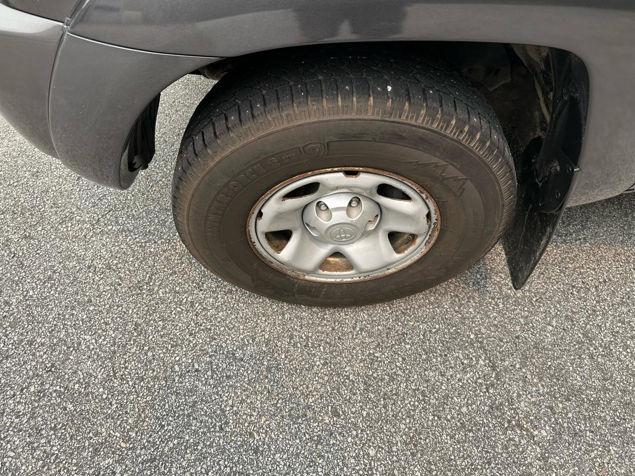 Toyota Tacoma 4WD Access I4 MT (Natl) 2011