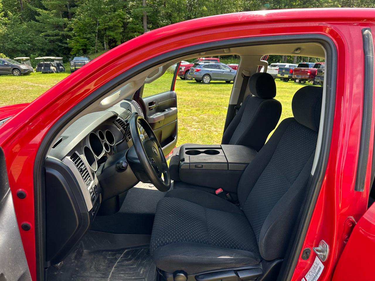 Toyota Tundra 4WD Truck Double Cab 5.7L V8 6-Spd AT (Natl) 2013