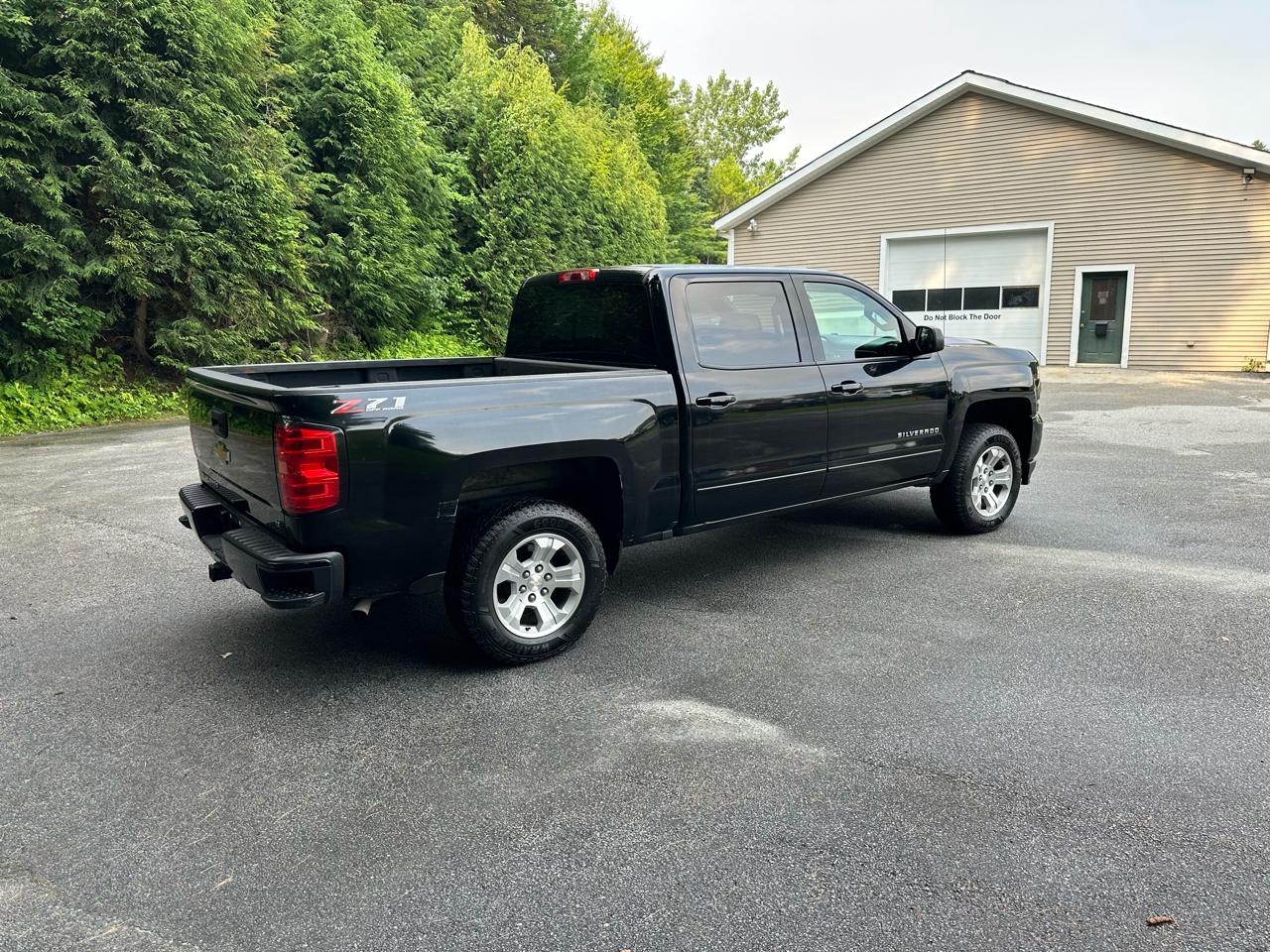 Chevrolet Silverado 1500 4WD Crew Cab 143.5" LT w/2LT 2018