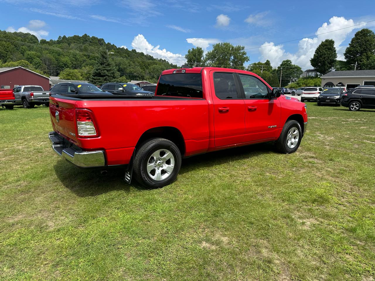 RAM 1500 Big Horn 4x4 Quad Cab 6'4" Box 2022