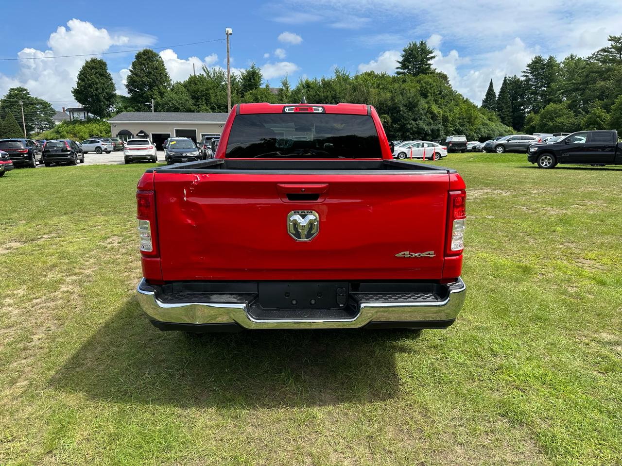 RAM 1500 Big Horn 4x4 Quad Cab 6'4" Box 2022