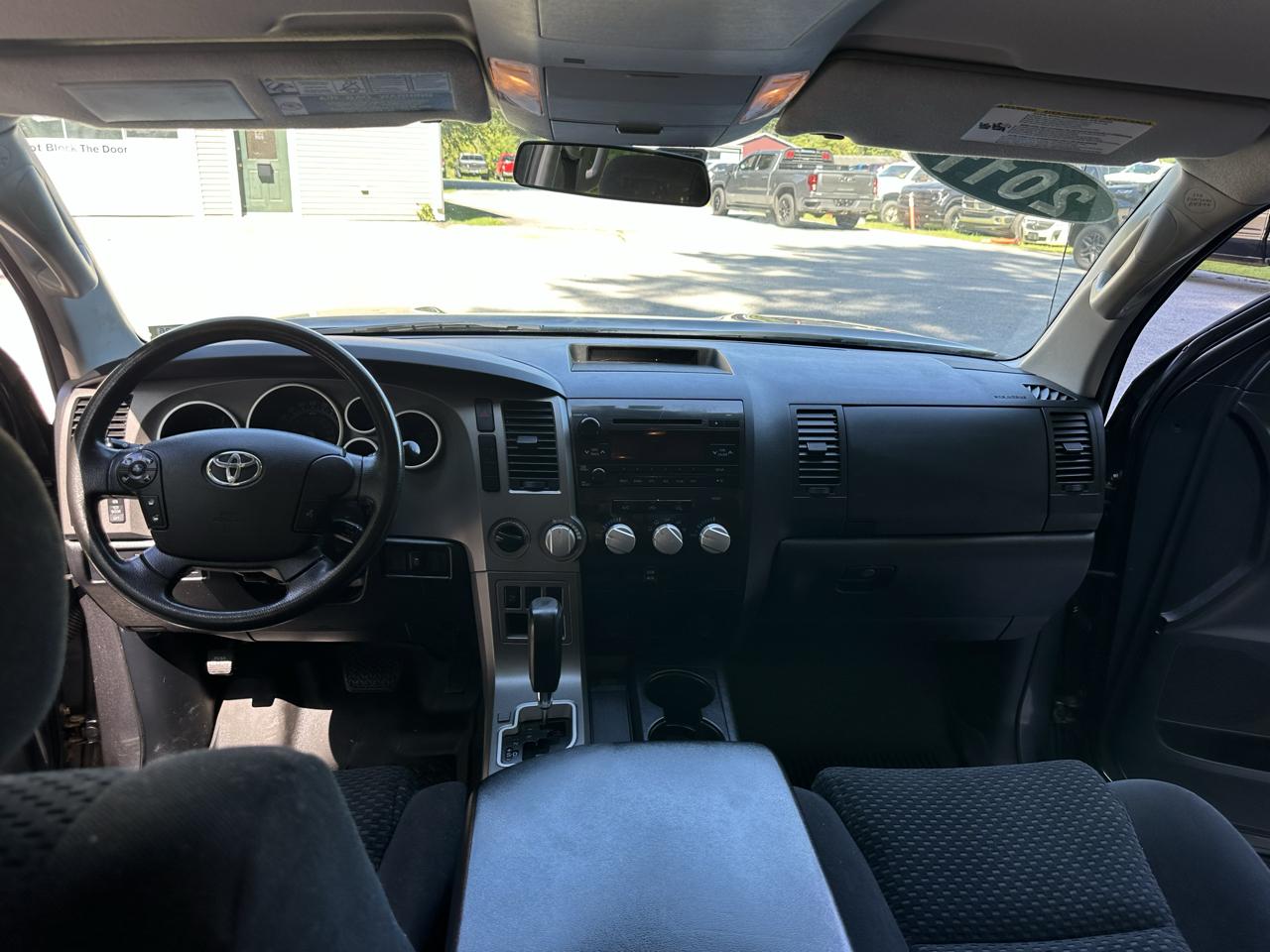 Toyota Tundra 4WD Truck Dbl 5.7L V8 6-Spd AT (Natl) 2011