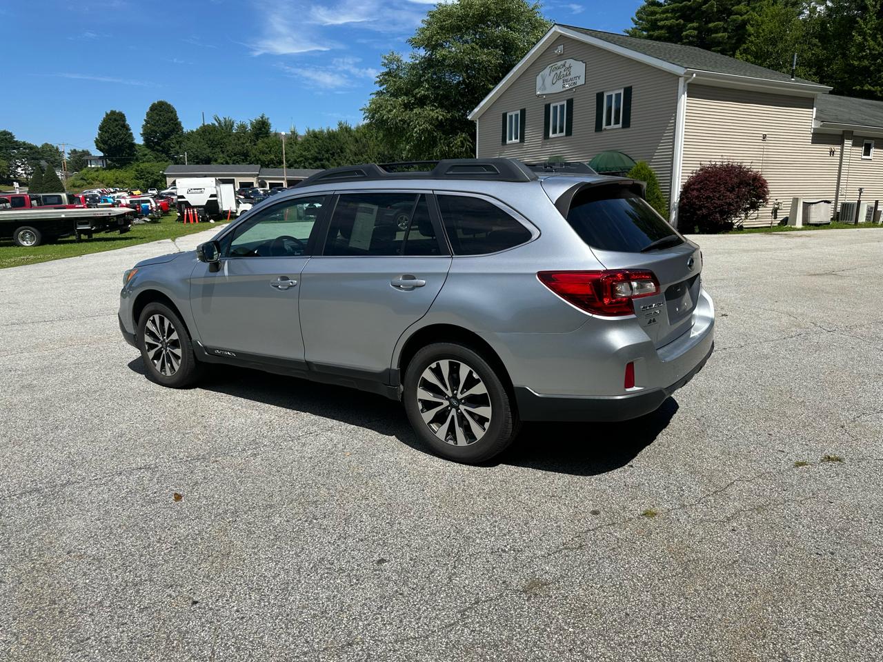 Subaru Outback 4dr Wgn 2.5i Limited PZEV 2015