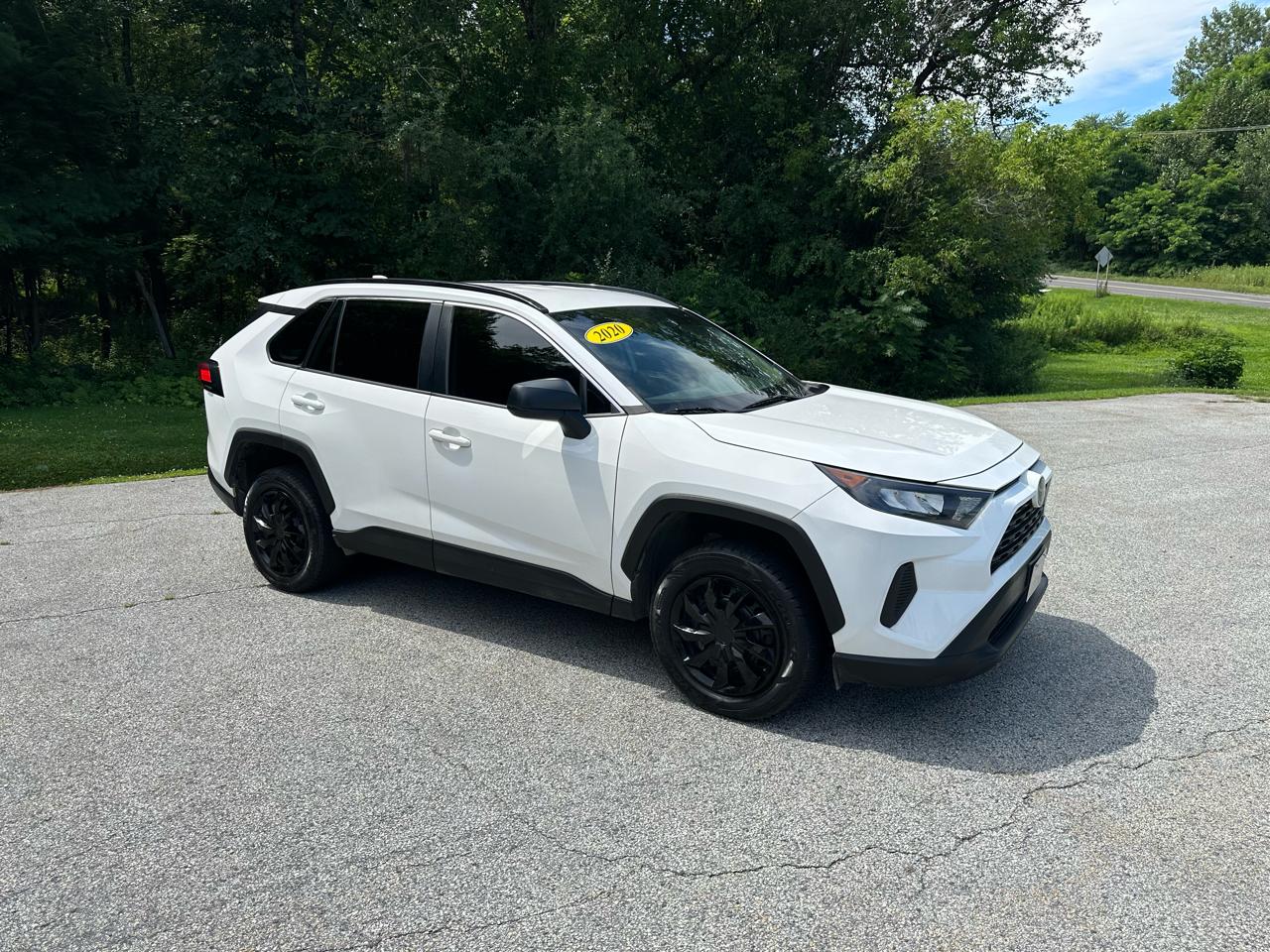 Toyota RAV4 LE AWD (Natl) 2020