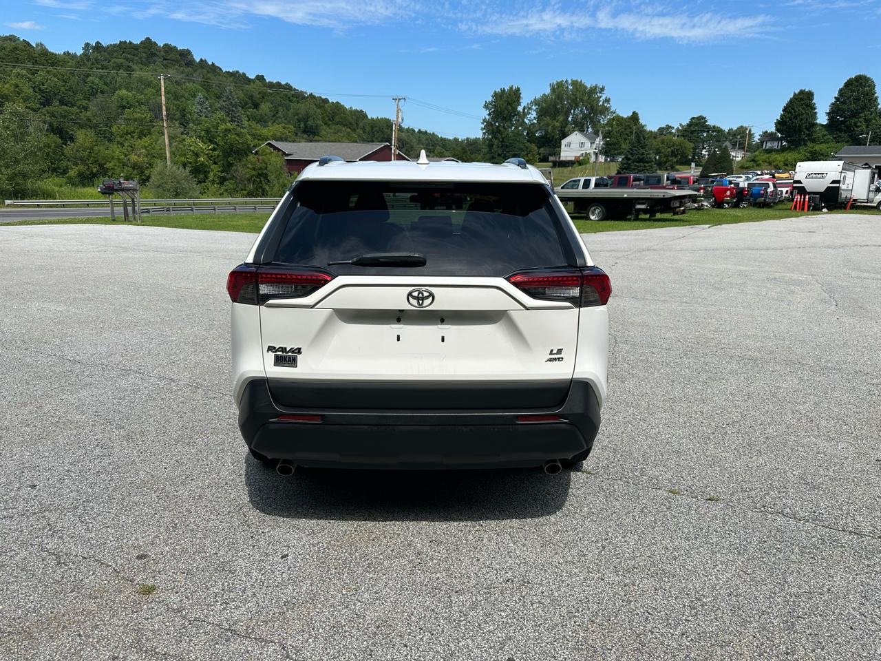Toyota RAV4 LE AWD (Natl) 2020