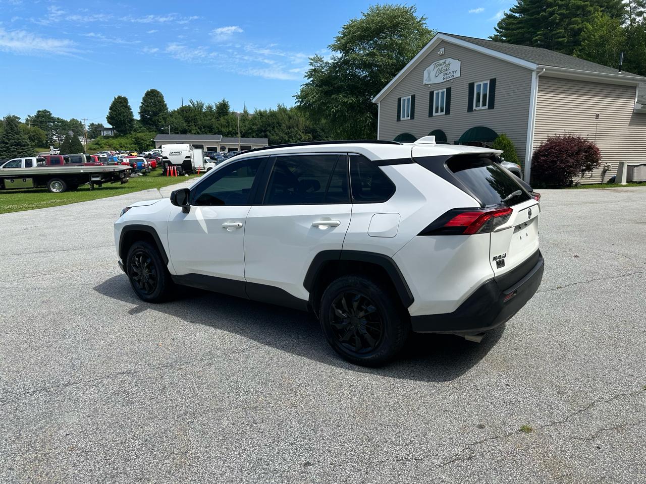 Toyota RAV4 LE AWD (Natl) 2020