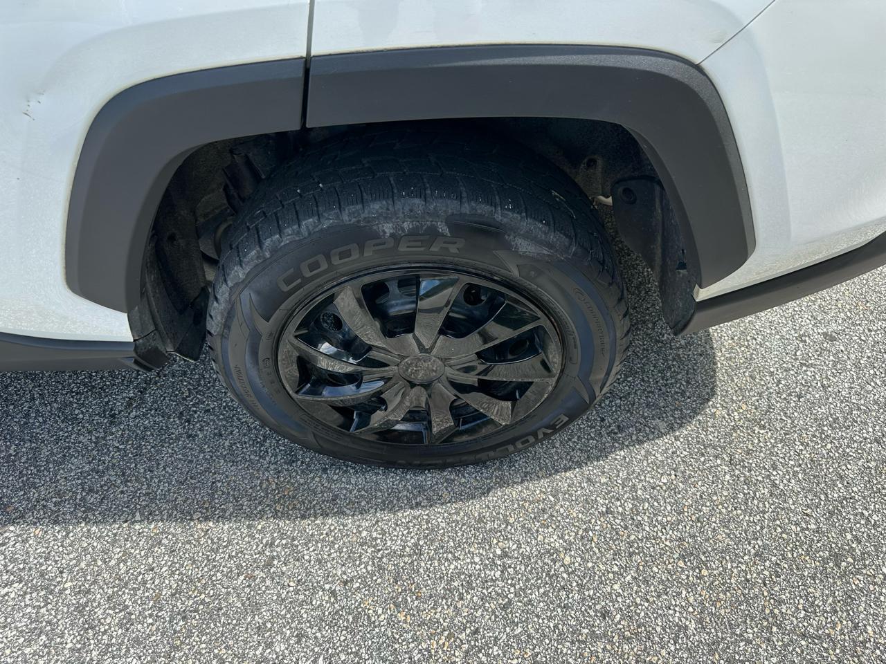 Toyota RAV4 LE AWD (Natl) 2020