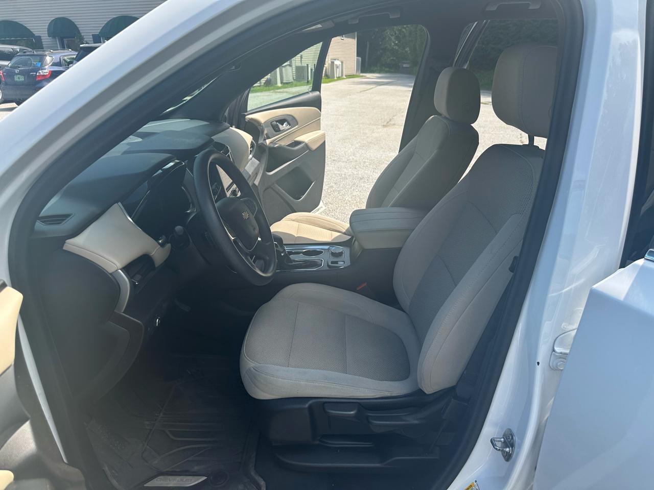 Chevrolet Traverse AWD 4dr LS w/1LS 2022