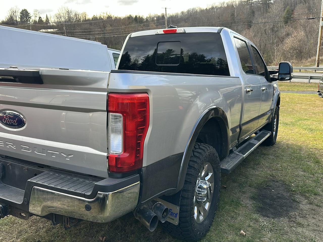 Ford Super Duty F-350 SRW Lariat 4WD Crew Cab 6.75' Box 2018