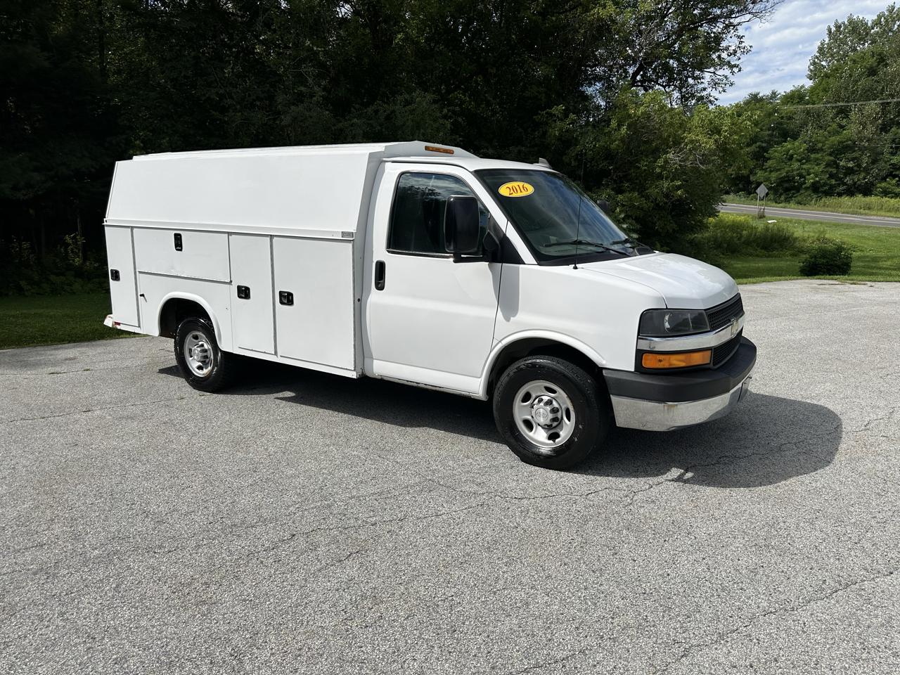 Chevrolet Express Commercial Cutaway 3500 Van 139" 2016