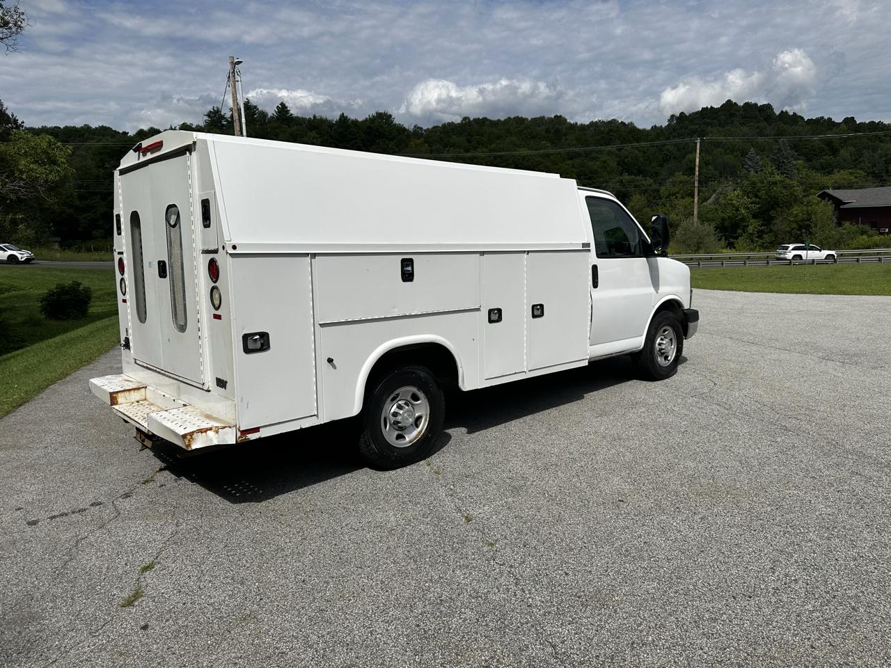 Chevrolet Express Commercial Cutaway 3500 Van 139" 2016