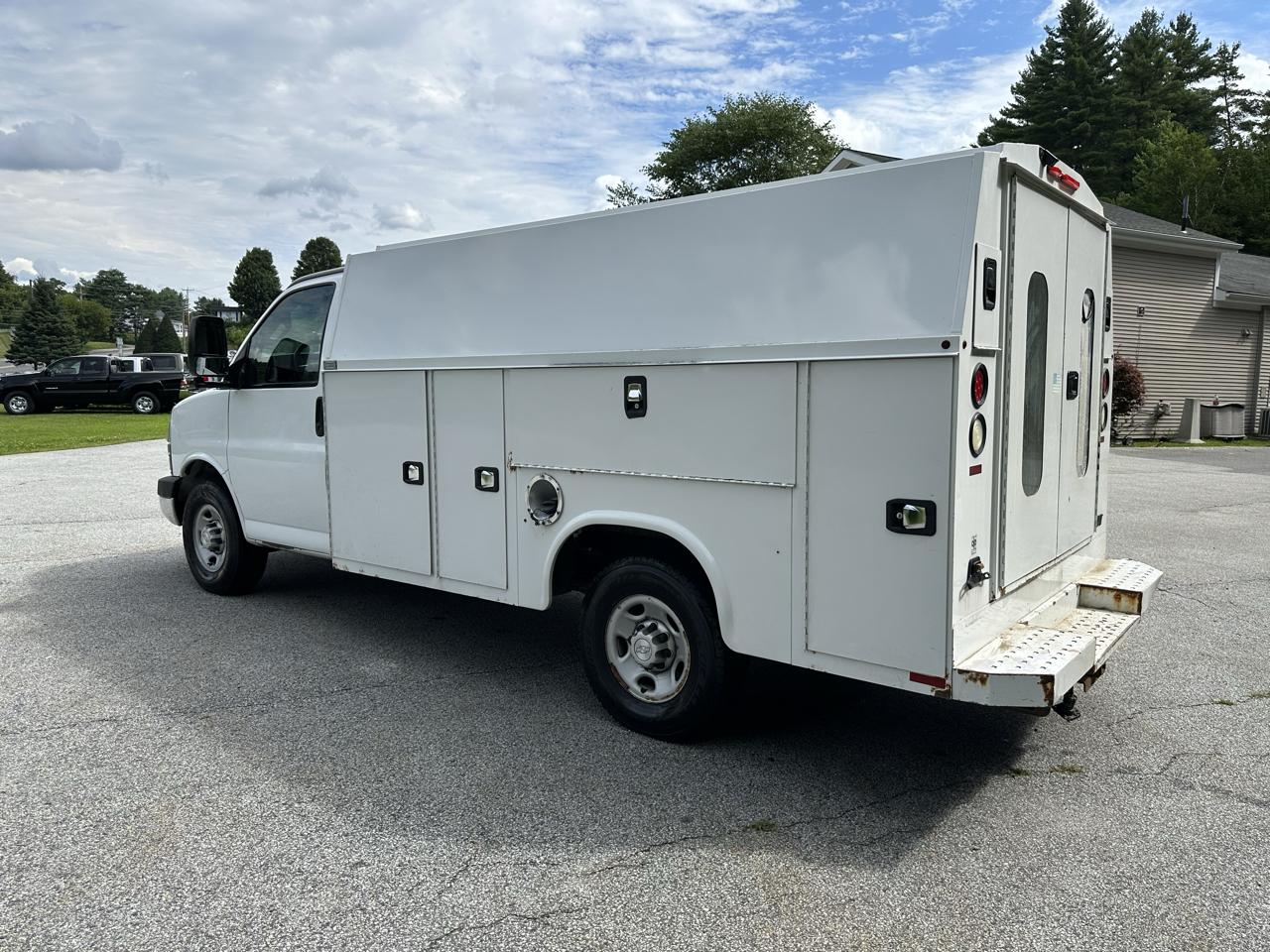 Chevrolet Express Commercial Cutaway 3500 Van 139" 2016