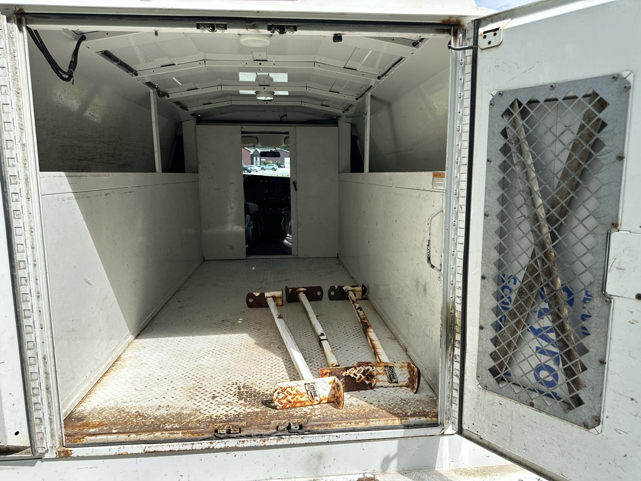 Chevrolet Express Commercial Cutaway 3500 Van 139" 2016