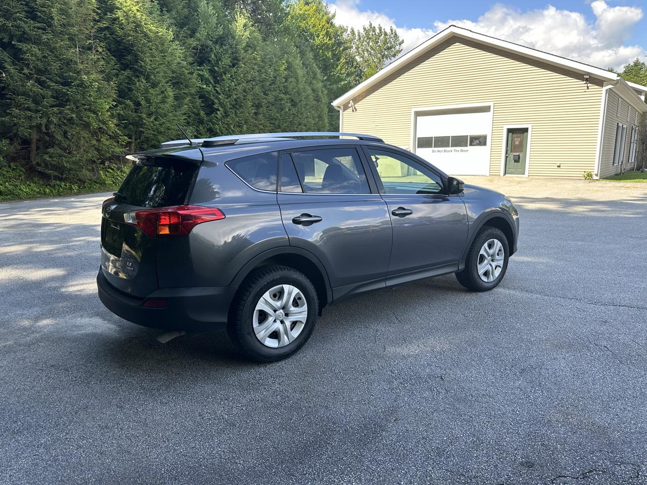 Toyota RAV4 AWD 4dr LE (Natl) 2014