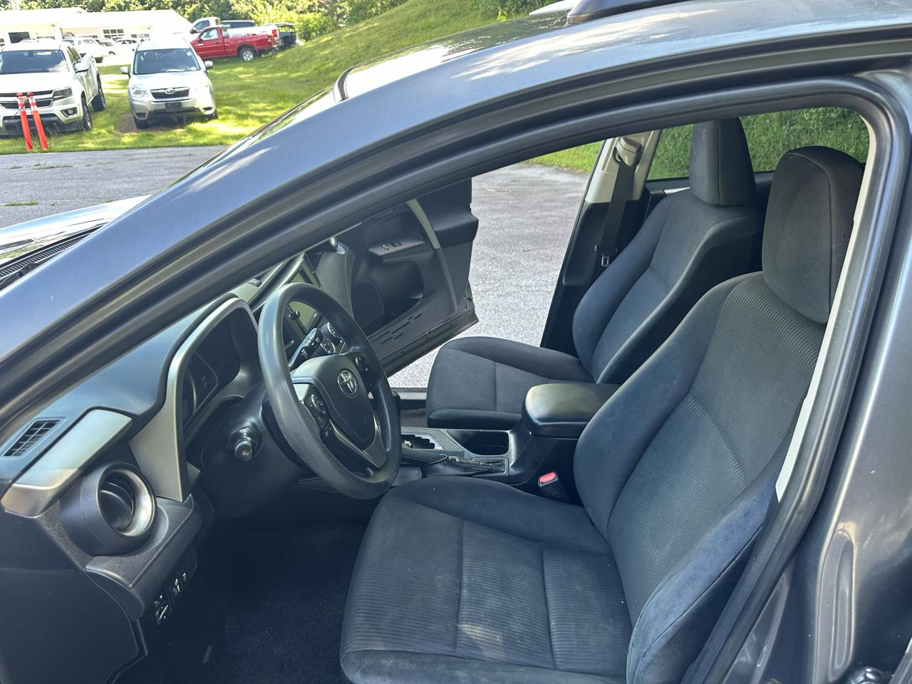 Toyota RAV4 AWD 4dr LE (Natl) 2014