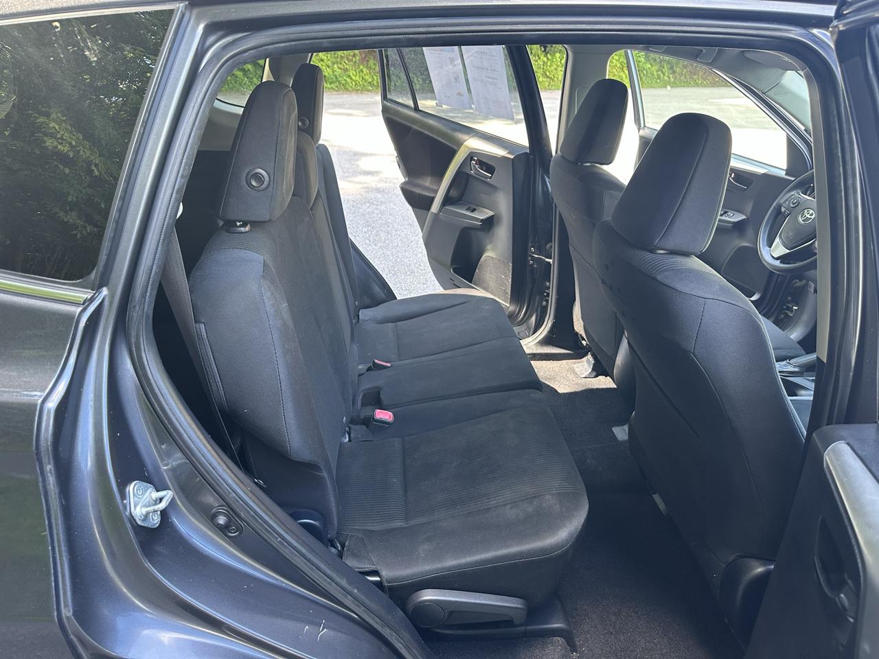 Toyota RAV4 AWD 4dr LE (Natl) 2014