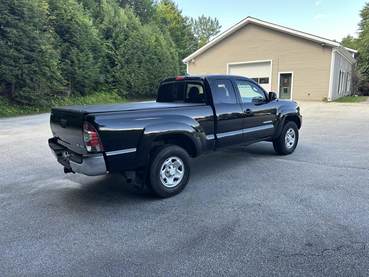 Toyota Tacoma 4WD Access Cab V6 AT (Natl) 2015