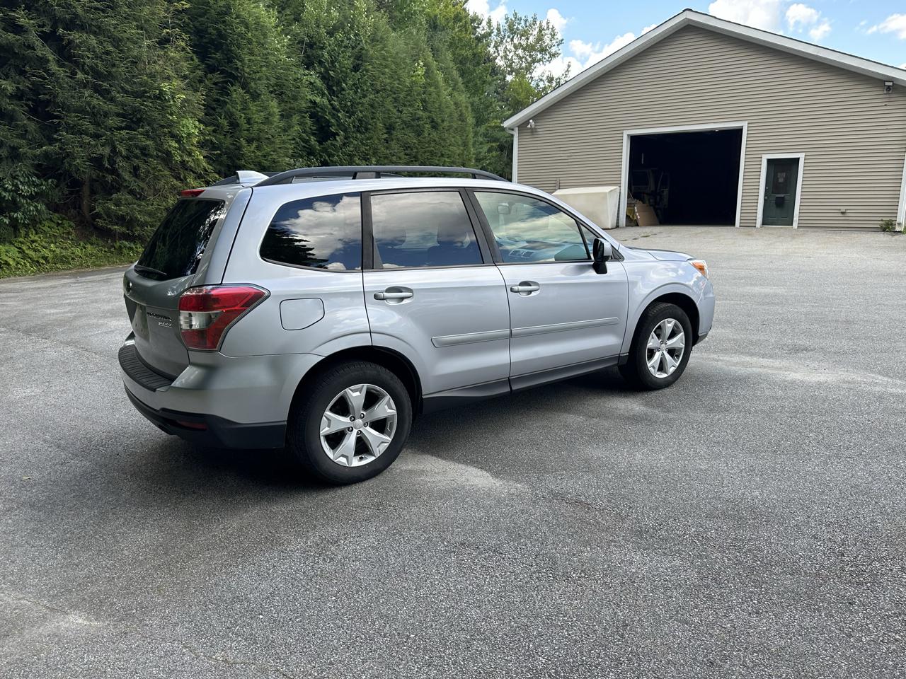 Subaru Forester 4dr CVT 2.5i Premium PZEV 2016