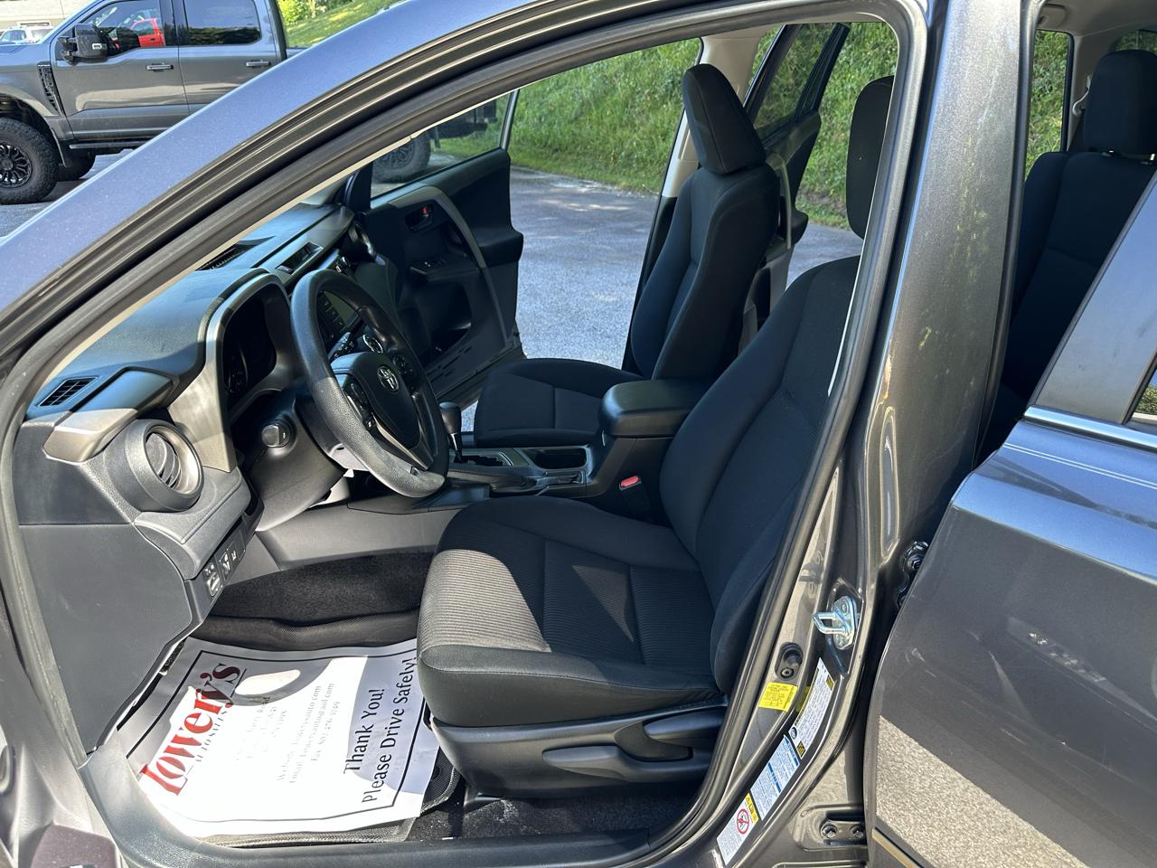 Toyota RAV4 LE AWD (Natl) 2018