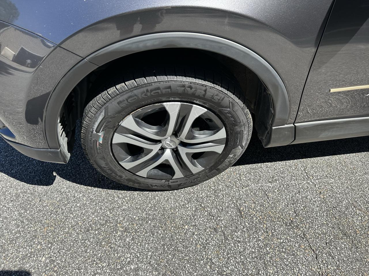 Toyota RAV4 LE AWD (Natl) 2018