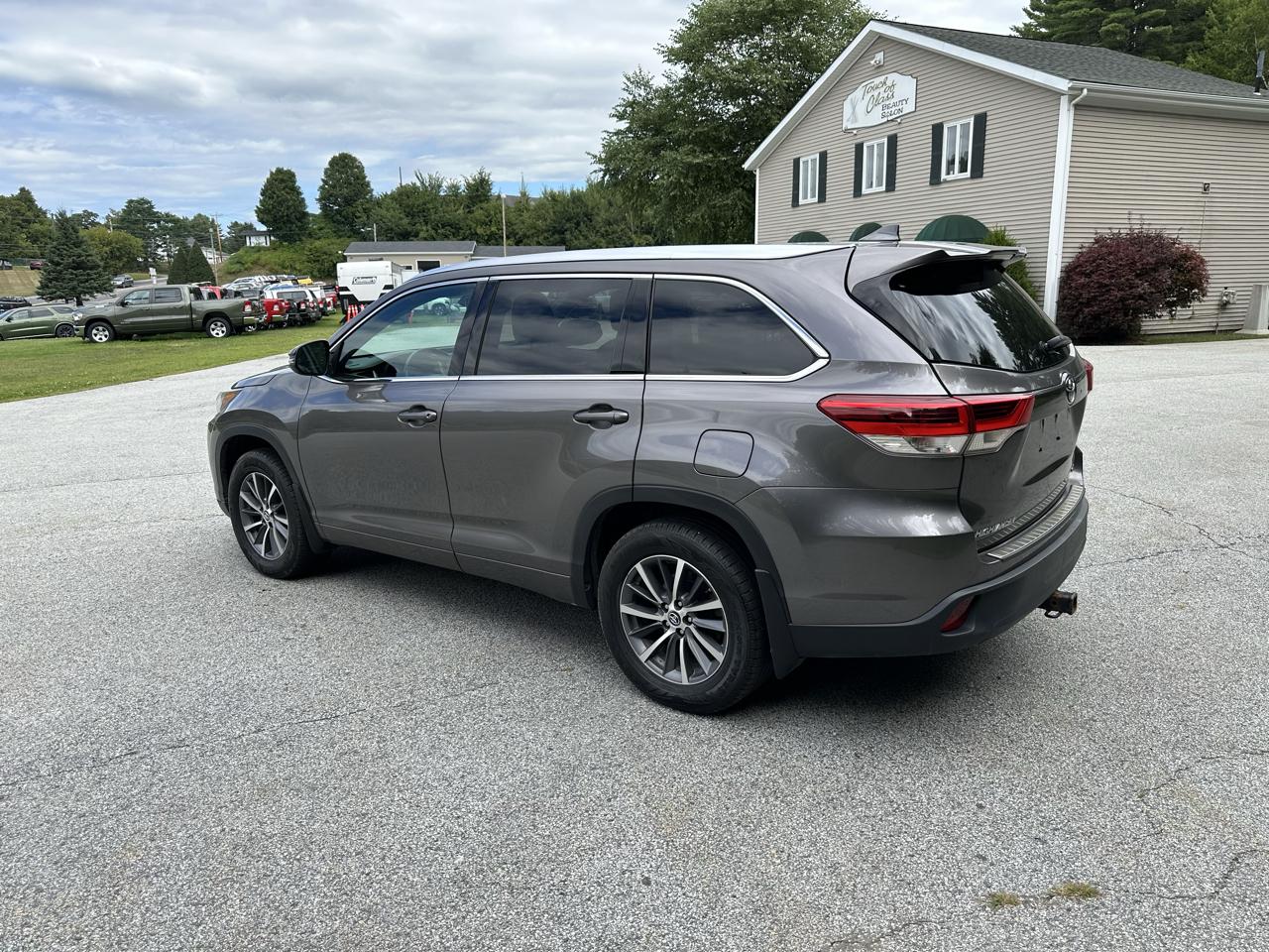 Toyota Highlander XLE V6 AWD (Natl) 2018