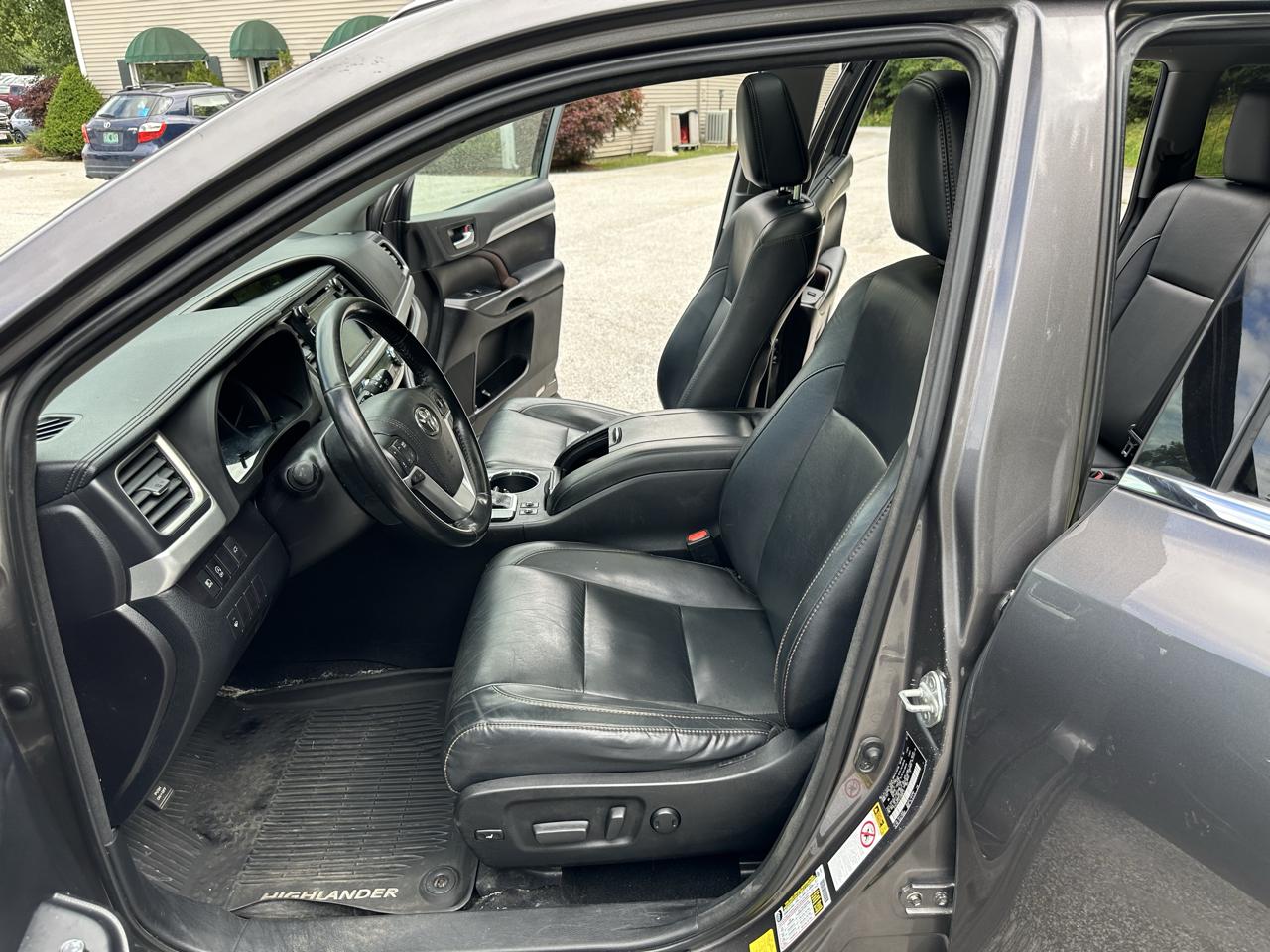 Toyota Highlander XLE V6 AWD (Natl) 2018
