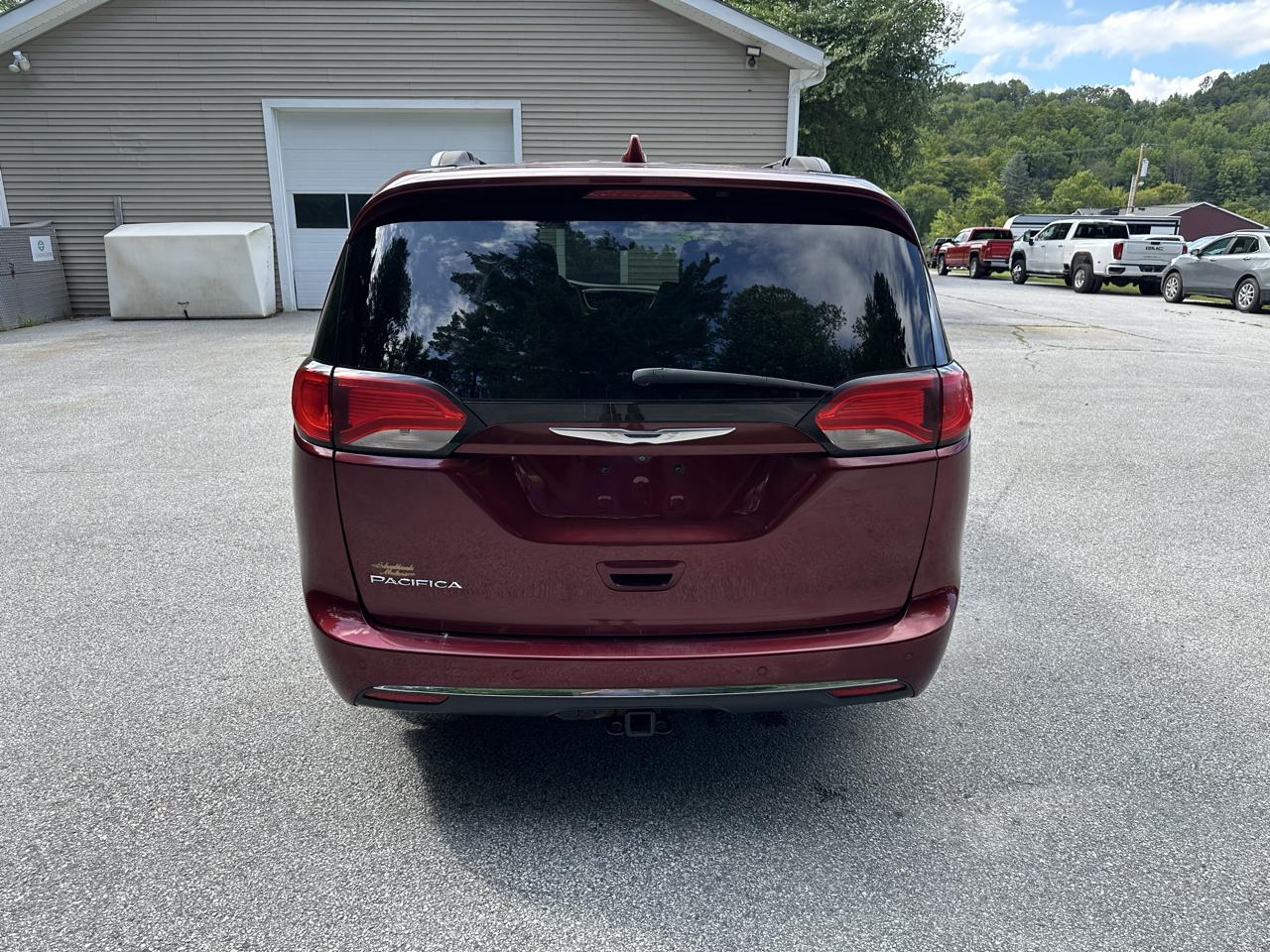 Chrysler Pacifica Touring-L FWD 2017