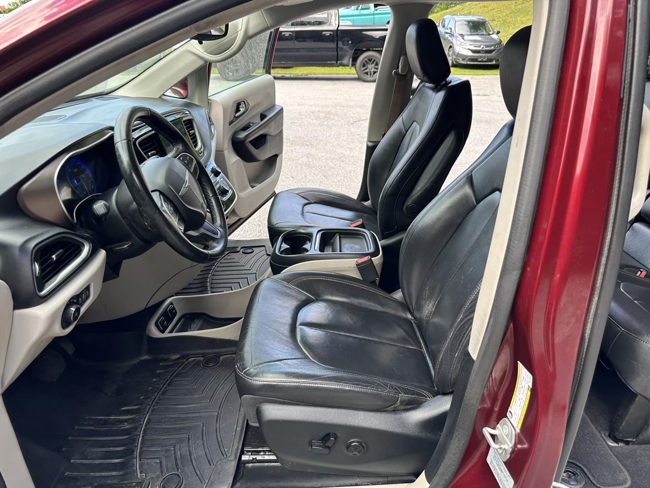 Chrysler Pacifica Touring-L FWD 2017