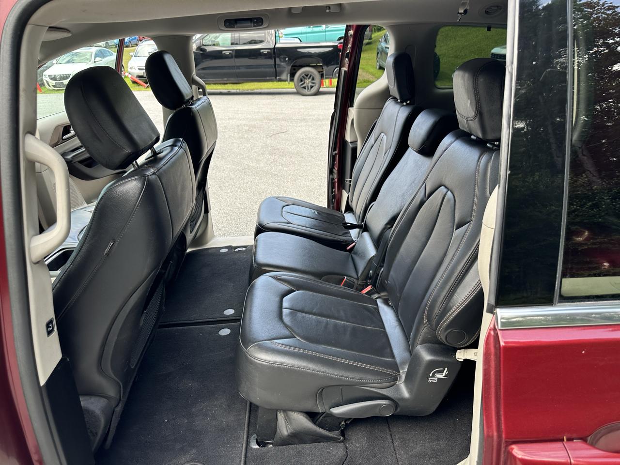 Chrysler Pacifica Touring-L FWD 2017