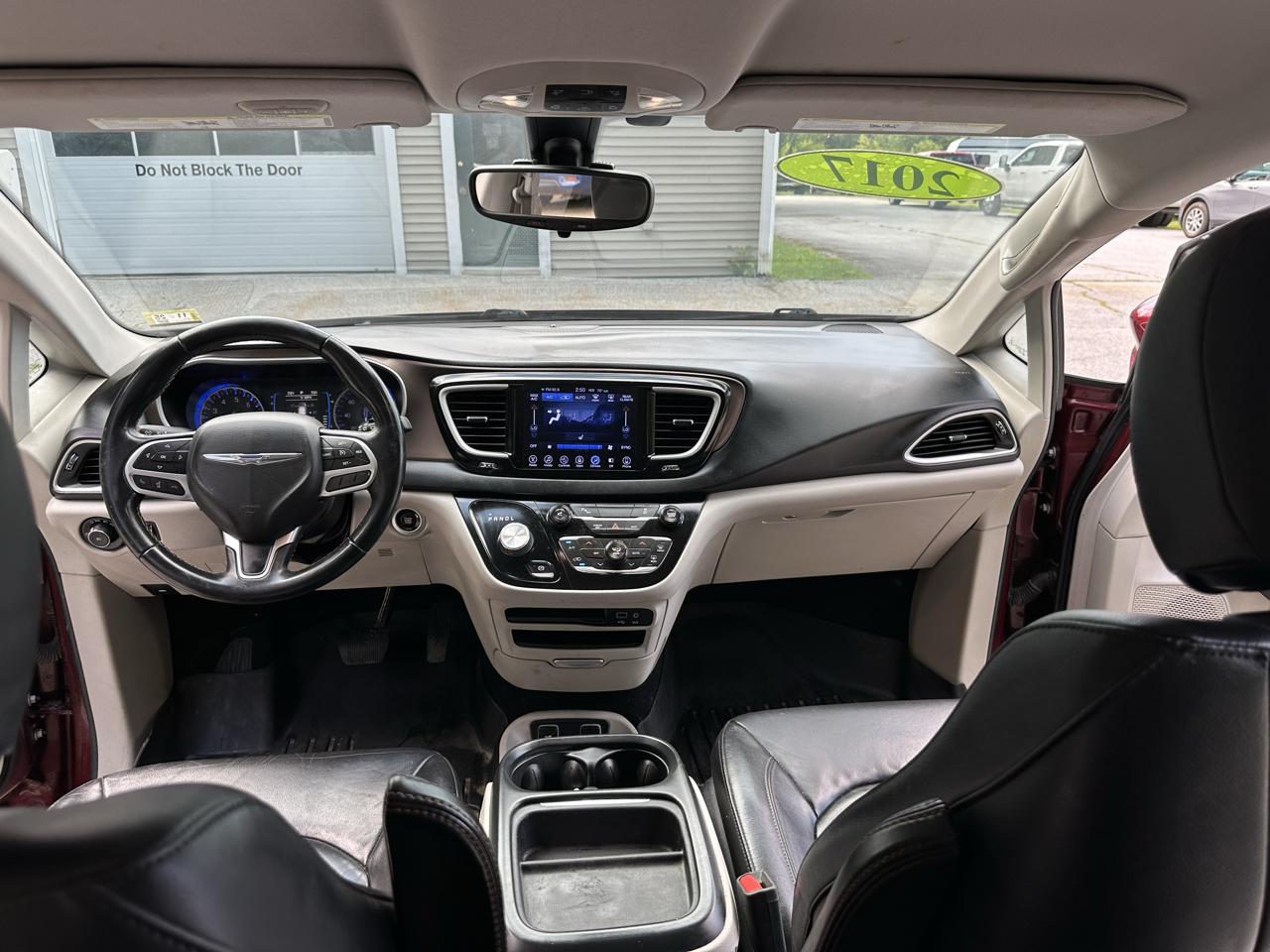 Chrysler Pacifica Touring-L FWD 2017