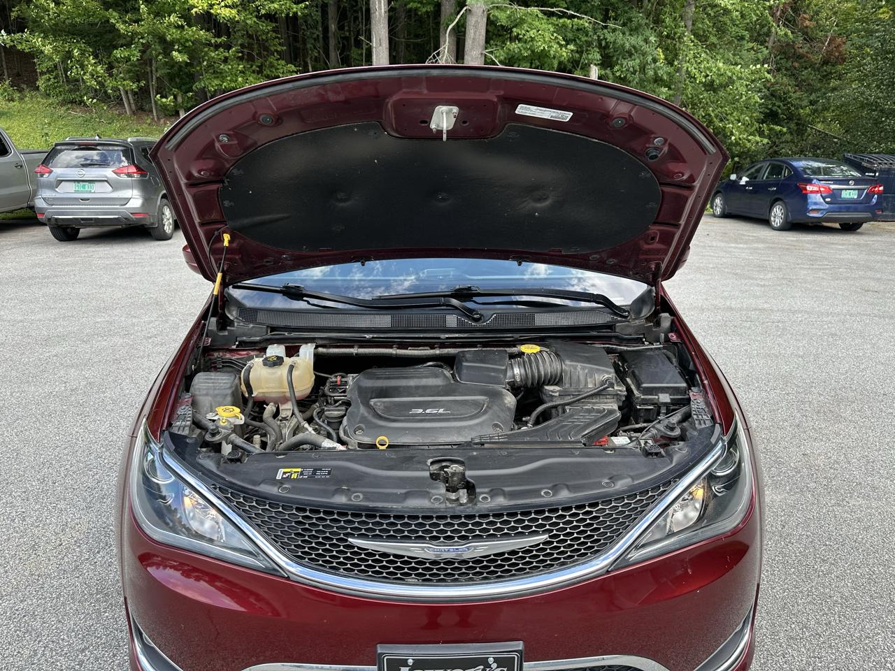 Chrysler Pacifica Touring-L FWD 2017