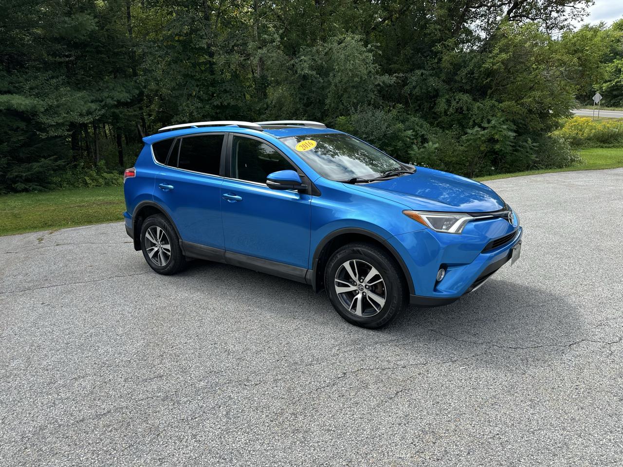 Toyota RAV4 AWD 4dr XLE (Natl) 2016