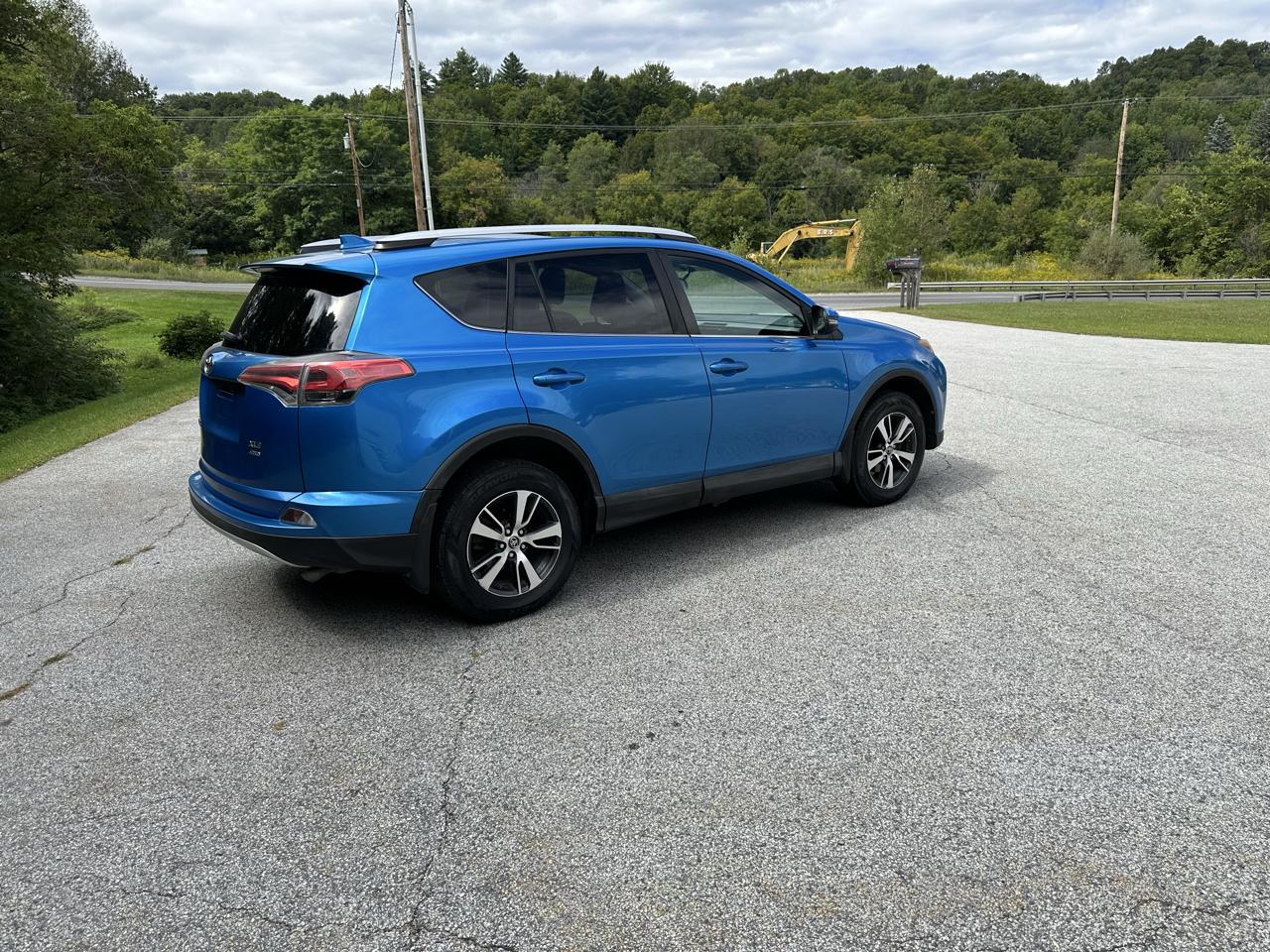 Toyota RAV4 AWD 4dr XLE (Natl) 2016