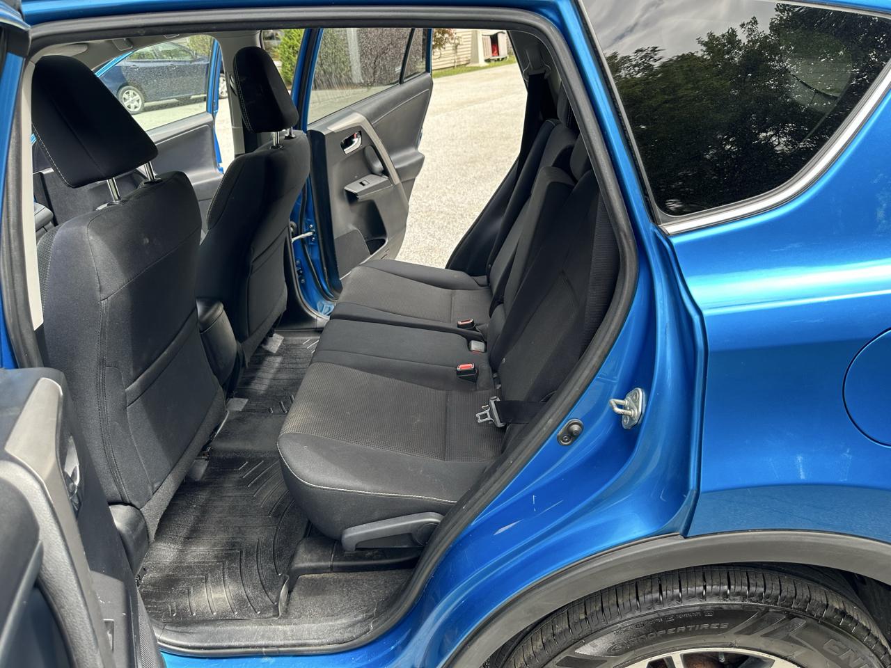 Toyota RAV4 AWD 4dr XLE (Natl) 2016