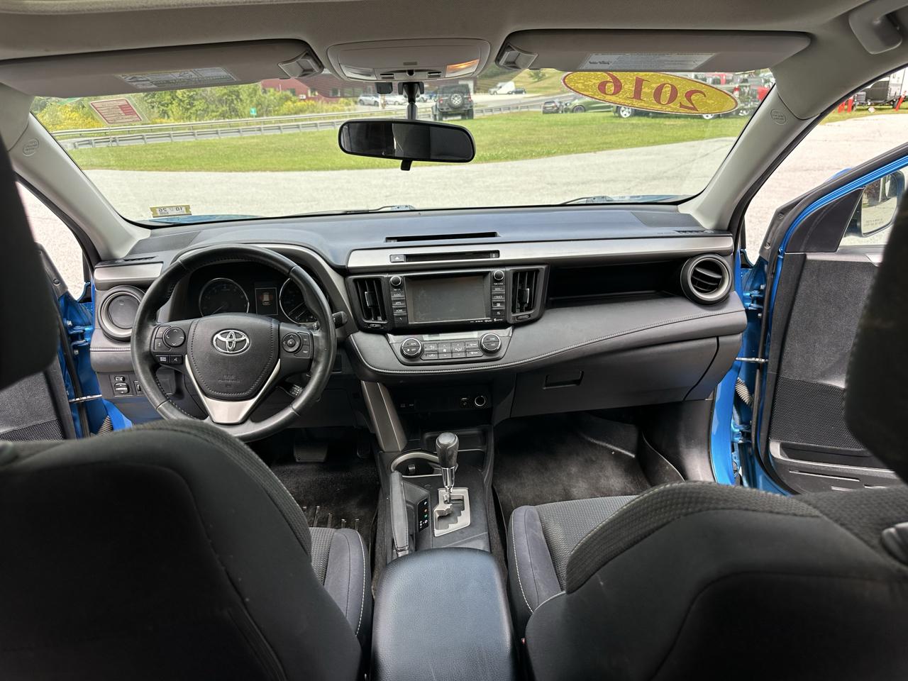 Toyota RAV4 AWD 4dr XLE (Natl) 2016