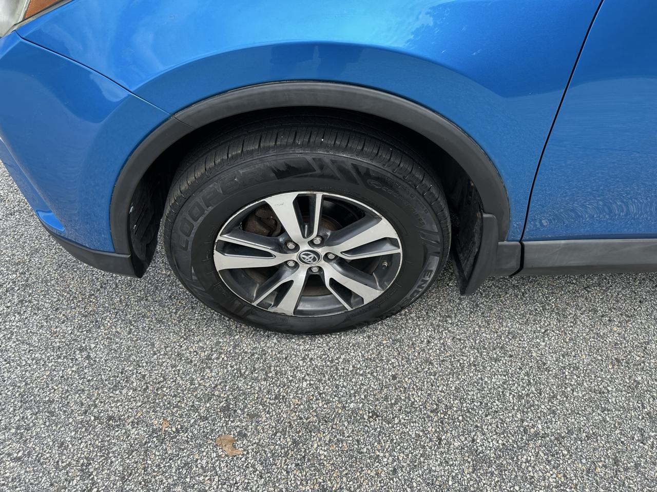 Toyota RAV4 AWD 4dr XLE (Natl) 2016