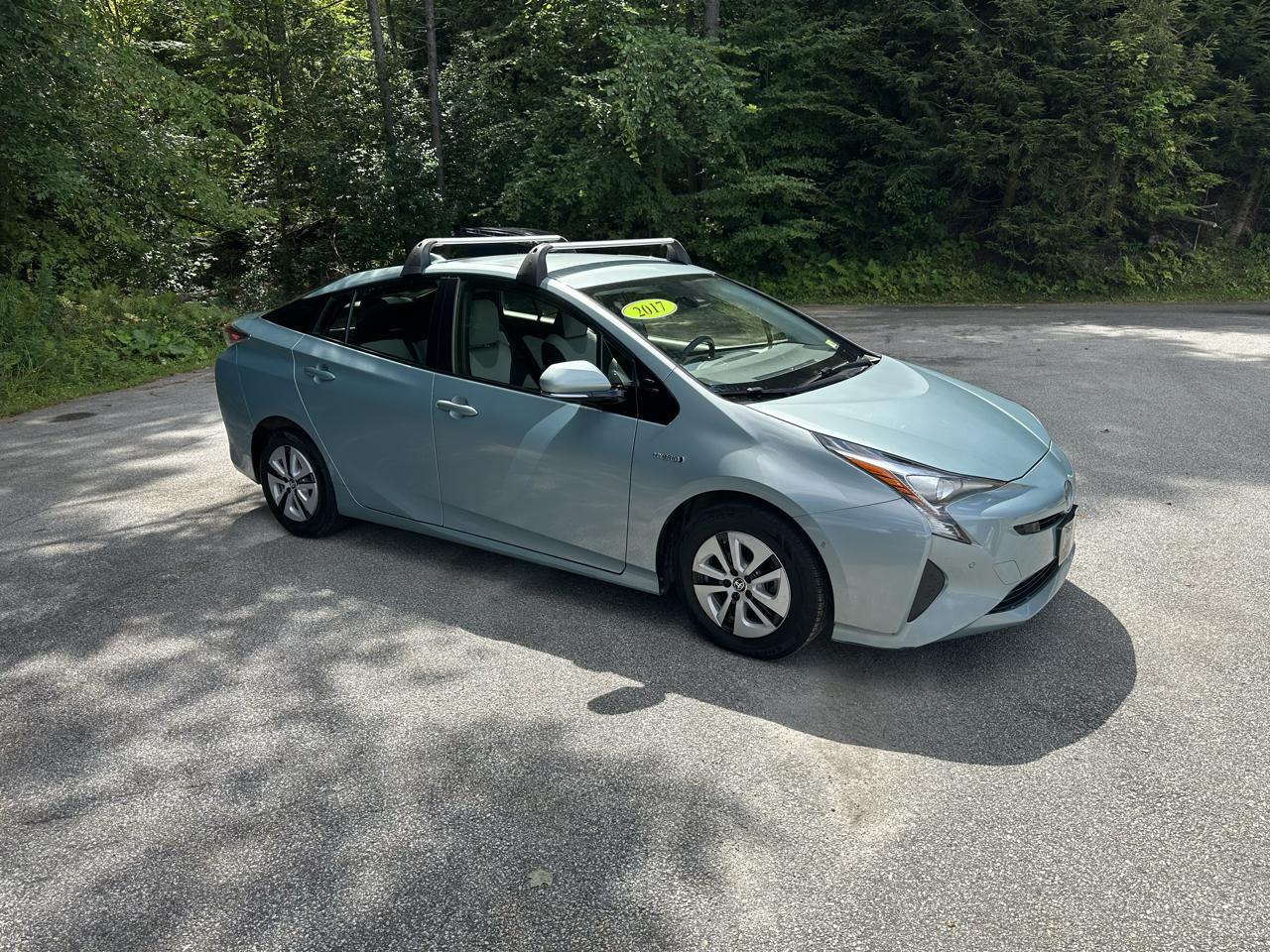 Toyota Prius Three Touring (Natl) 2017