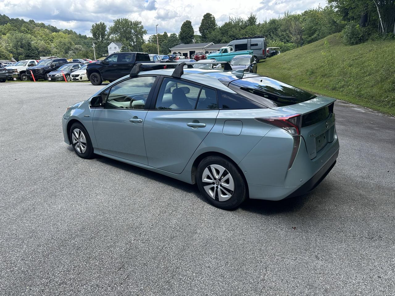 Toyota Prius Three Touring (Natl) 2017