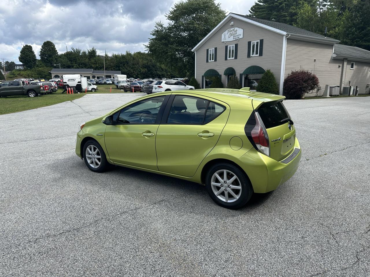 Toyota Prius c 5dr HB Three (Natl) 2015